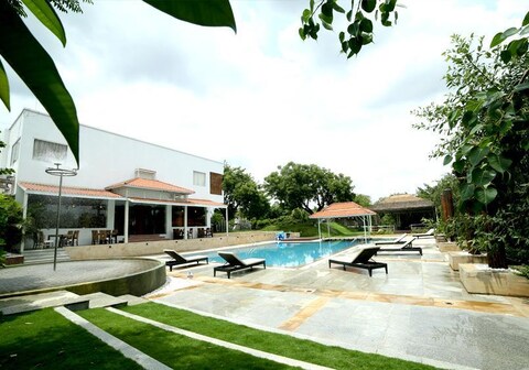 Mrugavani Resort and Spa