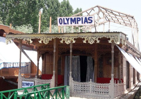 Olympia Houseboat