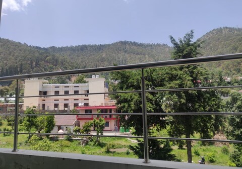 Flat Stay (2 BHK Flat ) by The Lake Hill Bhowali