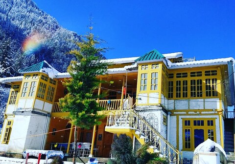 Kasol Wooden Cottages & Camp