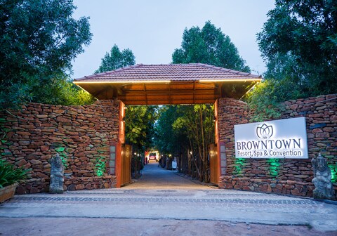 Brown Town Resort and Spa