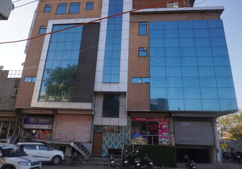 Hotel Mark Inn ( Transport Nagar )