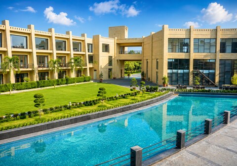 Parklane Resort