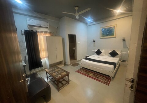 Hotel O Hotel Brijwasi