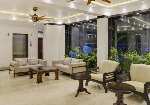 Treebo Premium The Crystal, Chinar Park