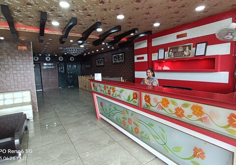 Oasis Hotel and Restaurant