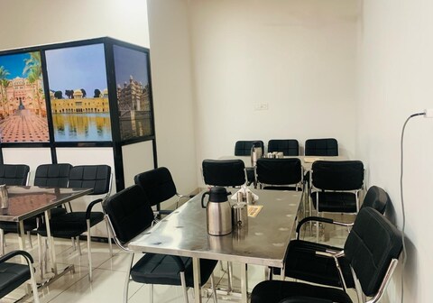 SHIVAM GUEST HOUSE & RESTURANT