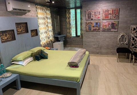 LA MAISON European Themed Villa in Versova