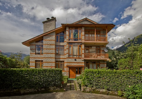 Silver Birch Cottage | Mountain-view Rooms