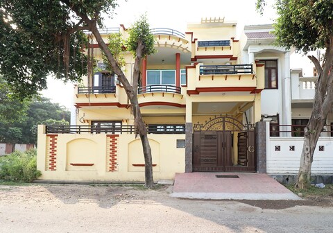 Hotel O Nilanjan Guest house