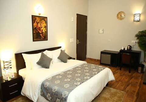 Hotel dhruva inn vrindavan