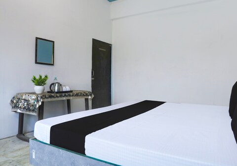 Hotel O SAMRAT HOTEL