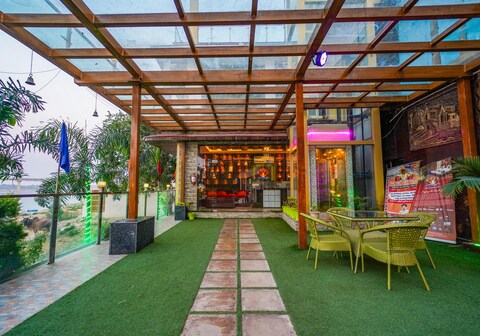 Shiv Rudraksh Resort - Near Assi Ghat