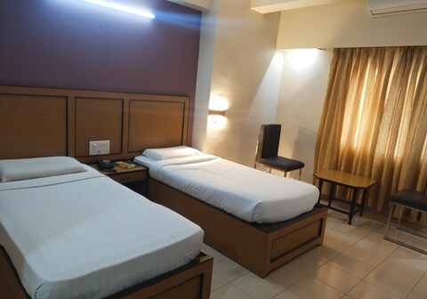 HOTEL DOLPHIN RESIDENCY INN