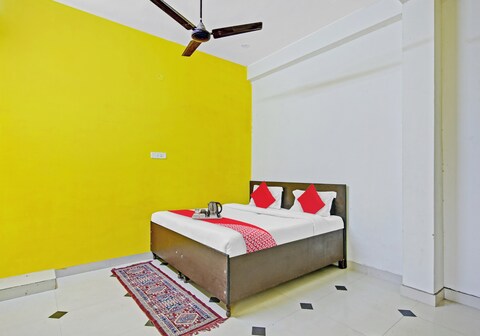 OYO Radhe Hotel