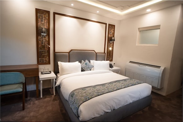 Hotel High Harmukh Luxury Forest Retreat