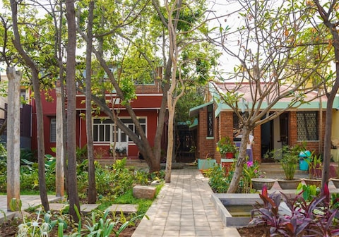 Rahee Bi Roambay MYS