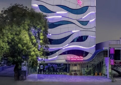 Regenta Central Antarim