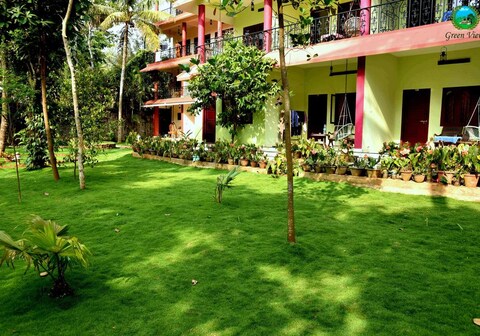 Green View Homestay | Rooms & Caretaker