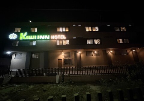 Kiwi Inn Hotel Palda