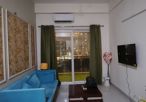 The Label Stay Skyscraper