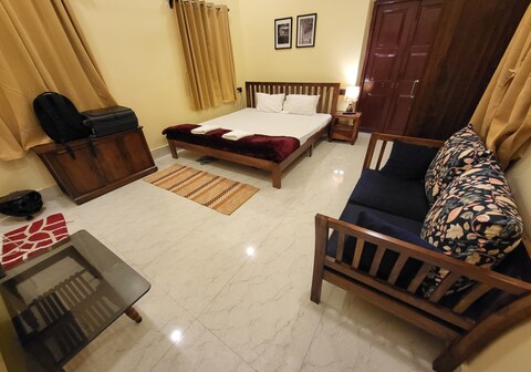 Quaint home with a garden Sriniketan Kuthi