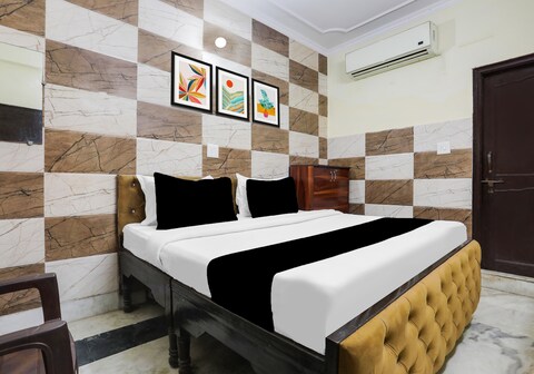 Collection O Navug Market