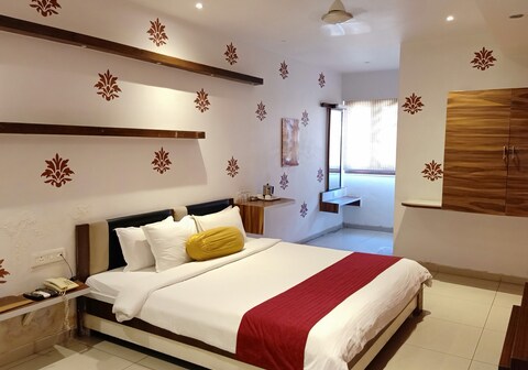 Hotel Kalinga Lake View