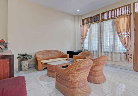 Hotel O Lavina Guesthouse