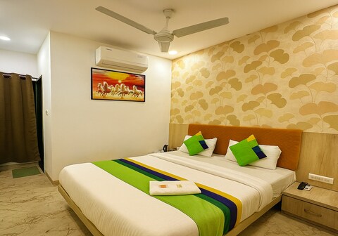 The Grand Chetak Inn