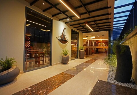 Hotel Nakshatra palace