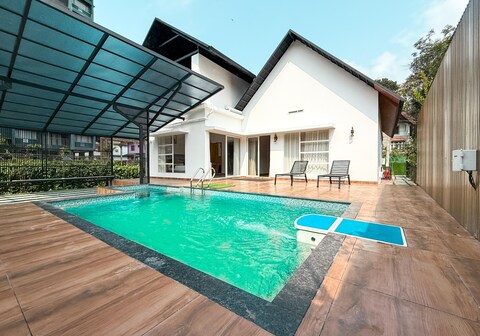 Fog Land Pool Villa