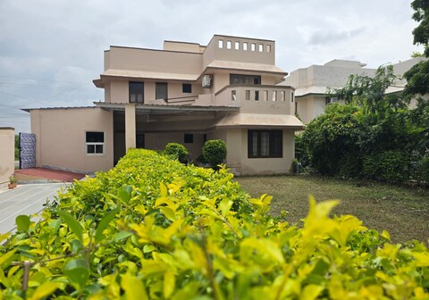 YOLO fun villa
