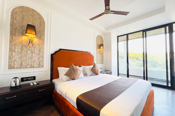 Hotel White Pearl - Colaba