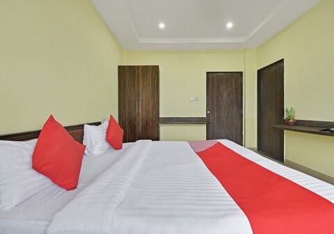 Hotel O Vivek Executive