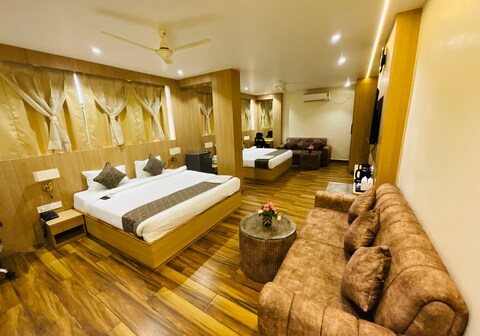 Hotel J K Palace