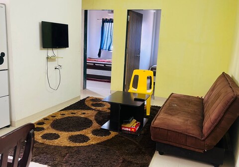 Aarya Stays : 2BHK Apartment with Kitchen
