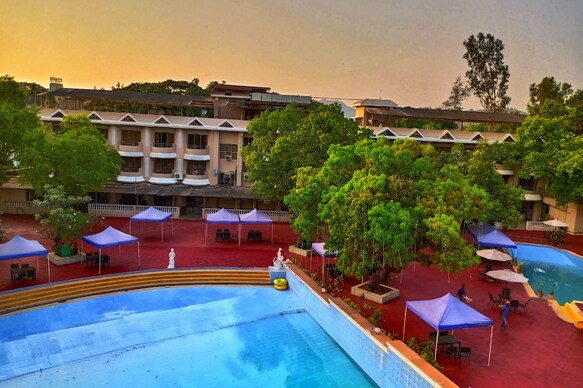Aron Resort Lonavala Near Old Mumbai Pune Highway