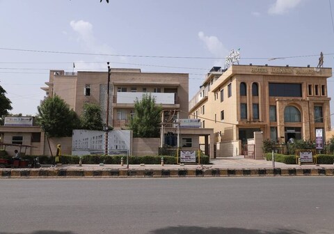 Shree Jee Dham by GRB , Vrindavan