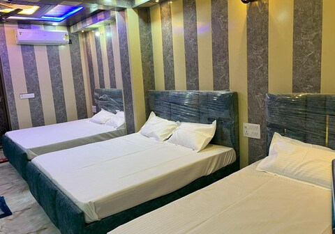 Prabharaj Inn/ Walking Distance To Ram Mandir