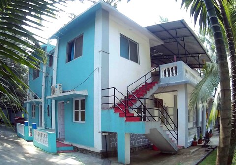 Waves Villa | Rooms & Kitchen