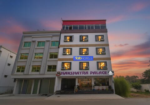 FabHotel Nakshatra Palace (1km from Neelkanth Dhaam)