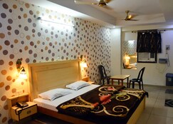 Hotel Metro, Lucknow Hotel Metro, Lucknow