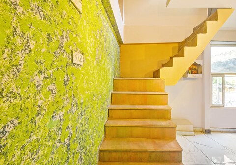 Hotel O The Blue Inn