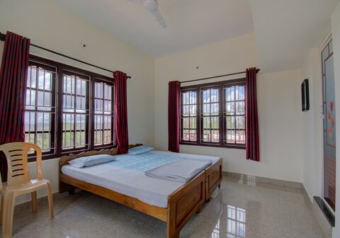 Paradise Homestay | Rooms & Caretaker