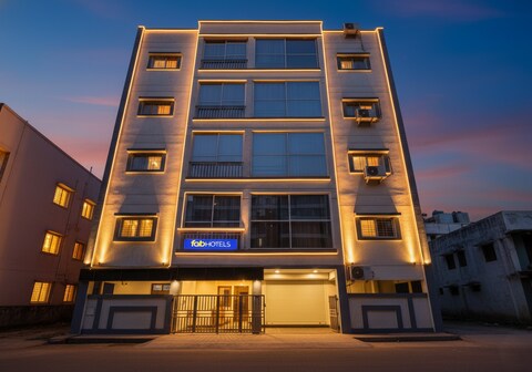 FabHotel The White House Inn