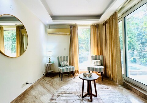 Olive Service Apartment New Friends Colony