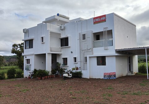 SHRI RESORT AND LODGING
