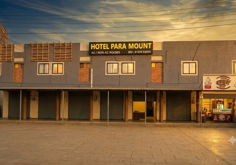 Hotel Paramount