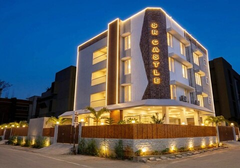 SR CASTLE SERVICE APARTMENT